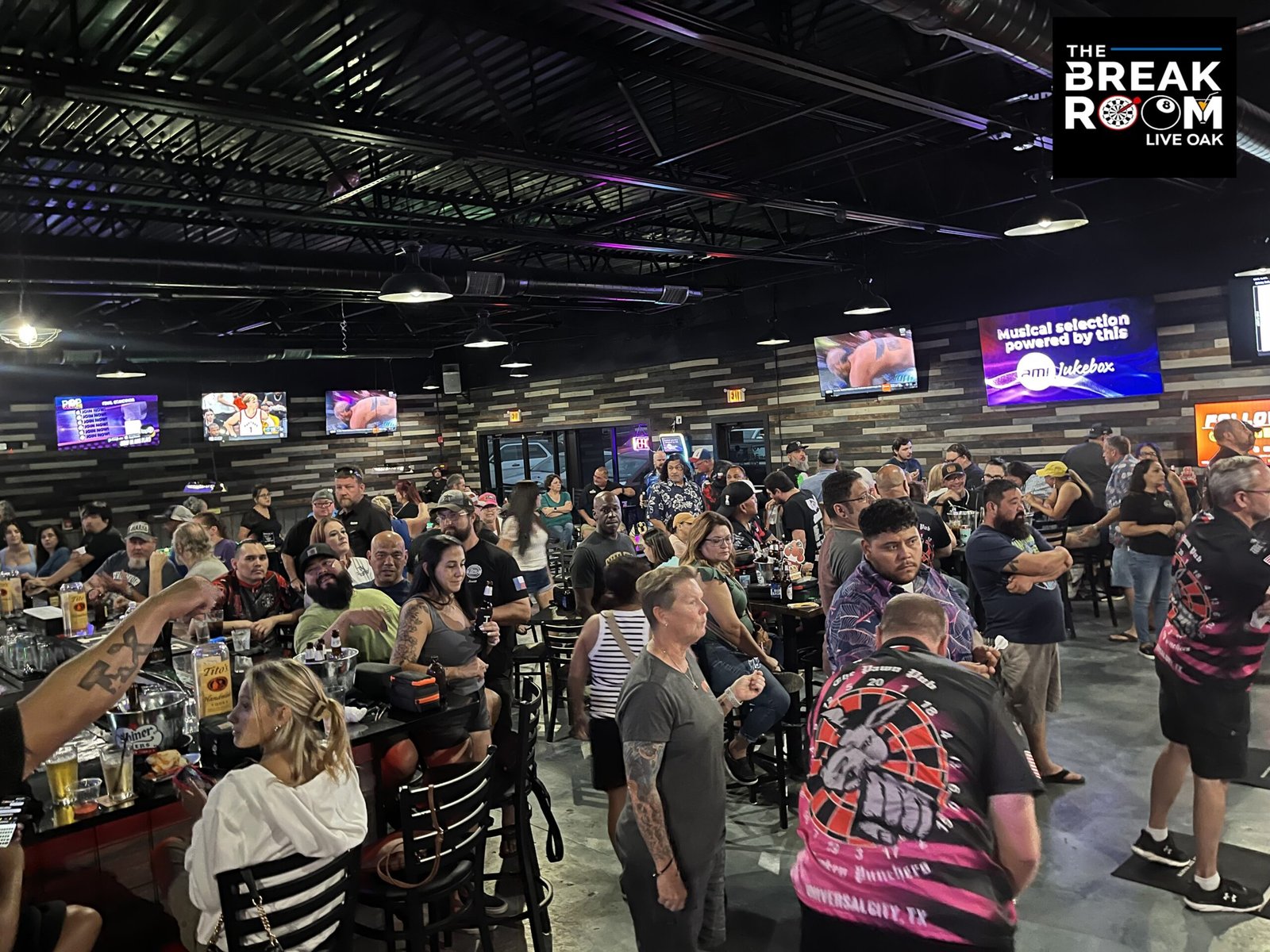 Best Sports Bar in Live Oak: Food, Fun, and Entertainment